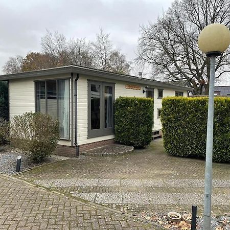 Gezellig Chalet Op De Prachtige Veluwe Putten Eksteriør billede