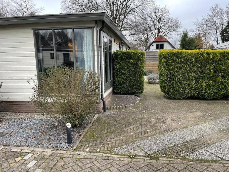 Gezellig Chalet Op De Prachtige Veluwe Putten Eksteriør billede